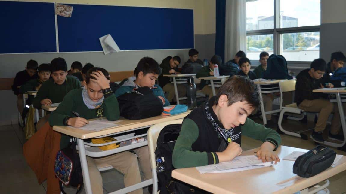 6.sınıf öğrencilerimiz Türkçe ve Matematik derslerinden ortak sınav oldular